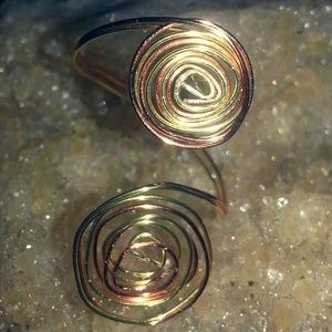 Open sized wire wrapped dual toned swirl ring